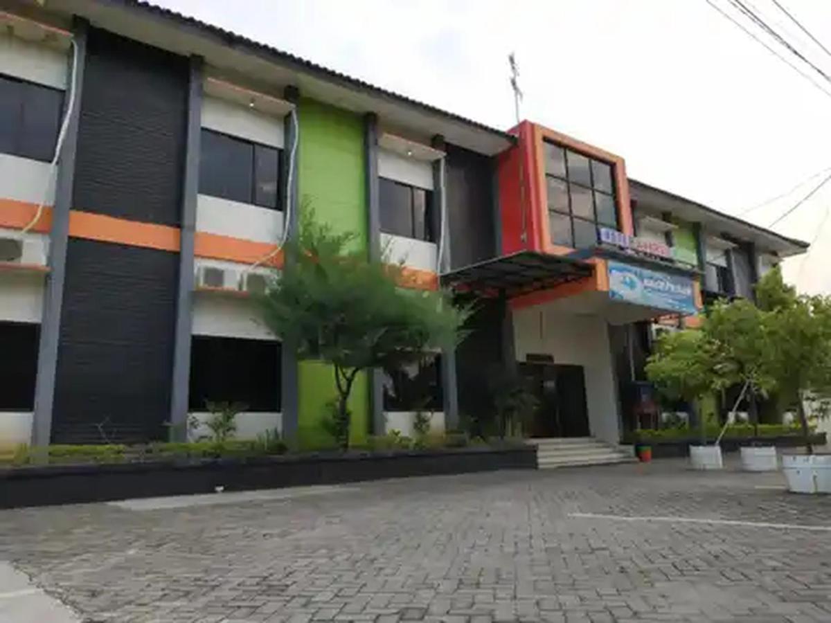 Reddoorz At Hotel Nuansa Ngawi Exterior photo