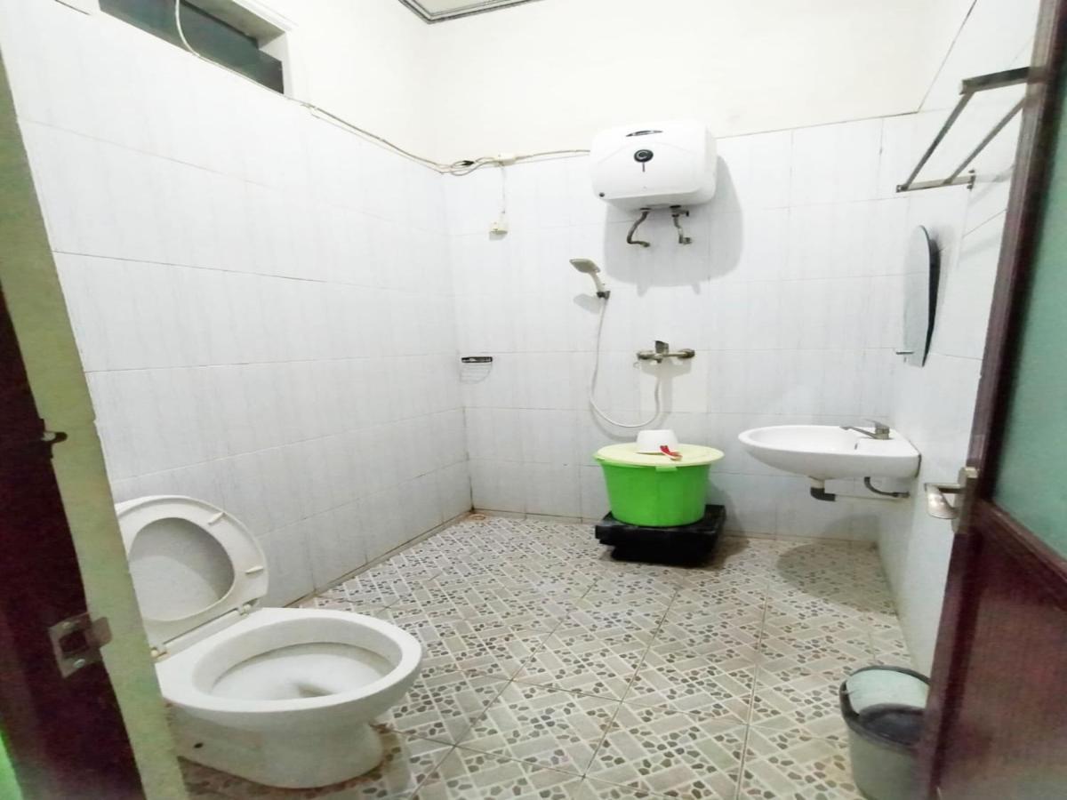 Reddoorz At Hotel Nuansa Ngawi Exterior photo