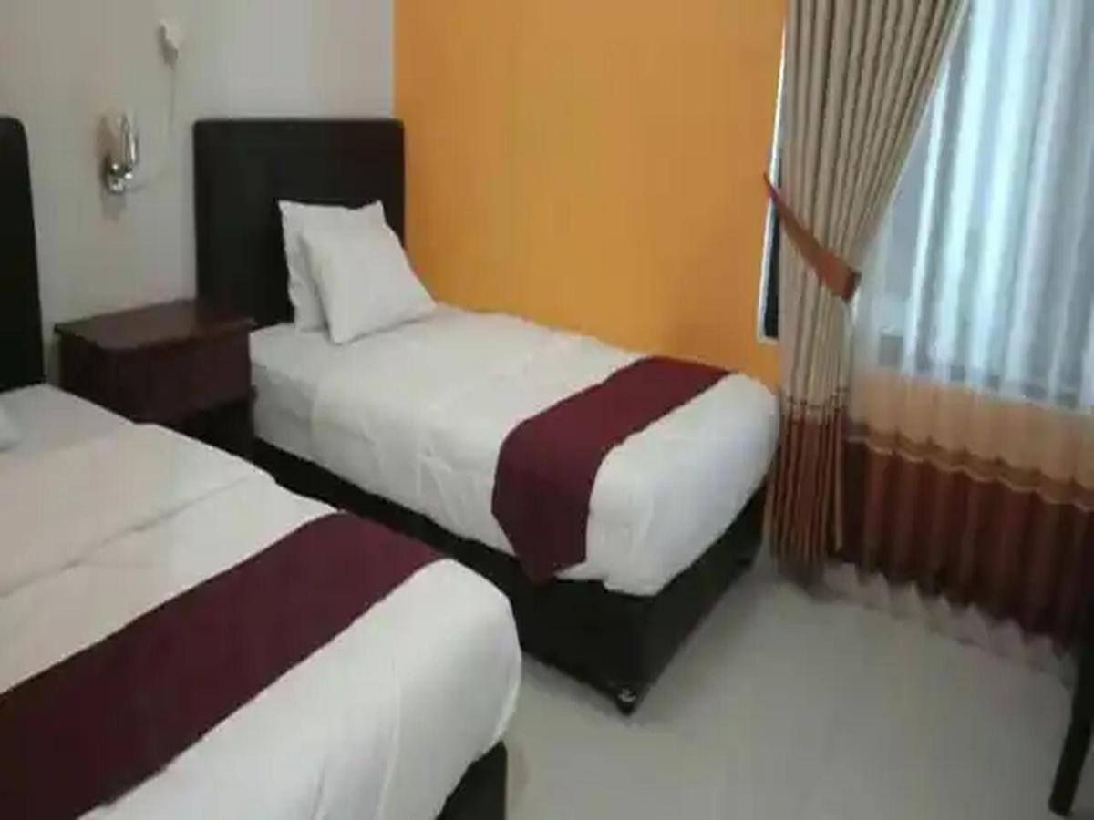 Reddoorz At Hotel Nuansa Ngawi Exterior photo
