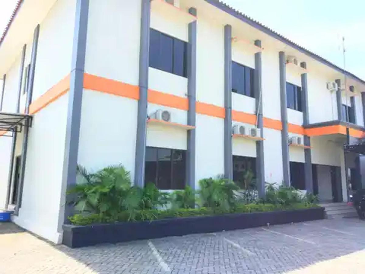 Reddoorz At Hotel Nuansa Ngawi Exterior photo